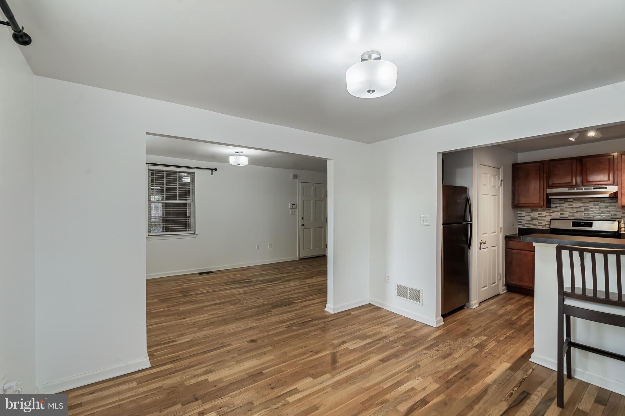1552 Collings Road Camden, NJ 08104 - Photo 9 of 26 Dinningroom
