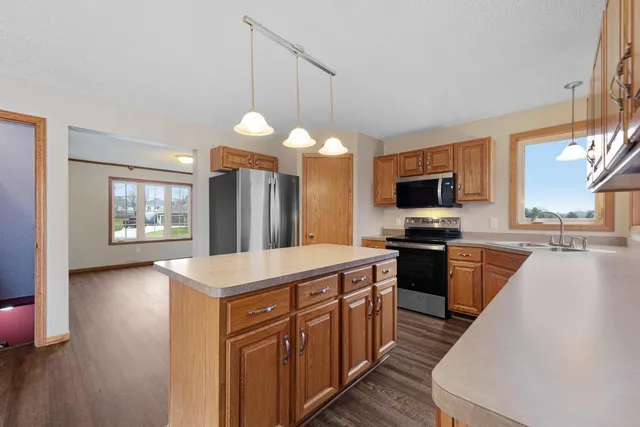 $449,900 | 607 Miller Court, Dundas, MN 55019