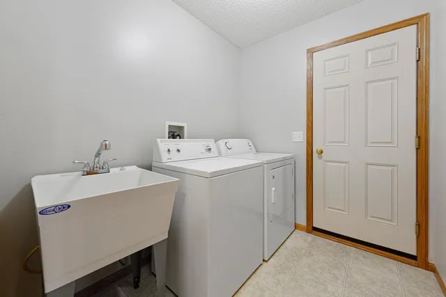 $449,900 | 607 Miller Court, Dundas, MN 55019