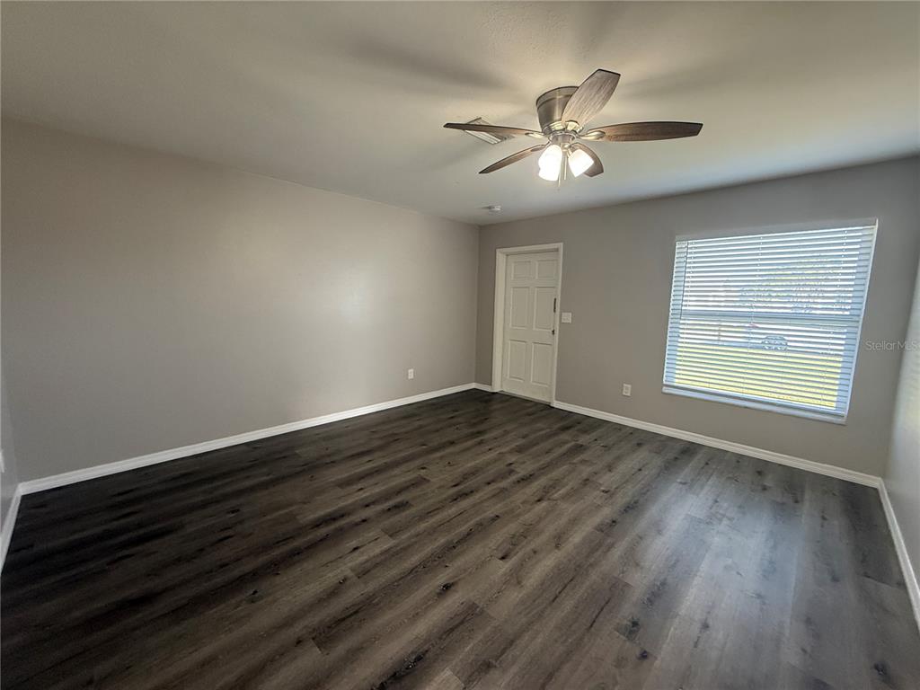 518 Briarwood Road Venice, FL 34293 - Photo 3 of 13