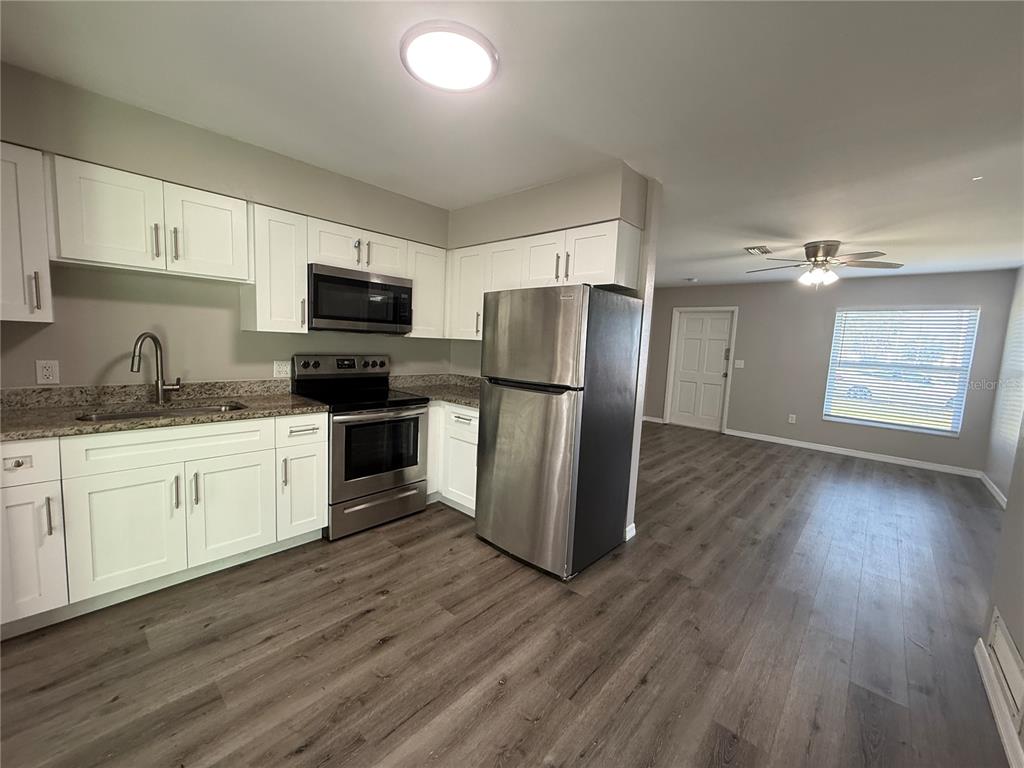 518 Briarwood Road Venice, FL 34293 - Photo 4 of 13