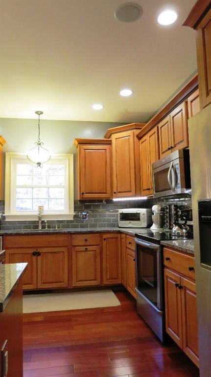 134 Saunders Road Poland, ME 04274 - Photo 5 of 35 Kitchen