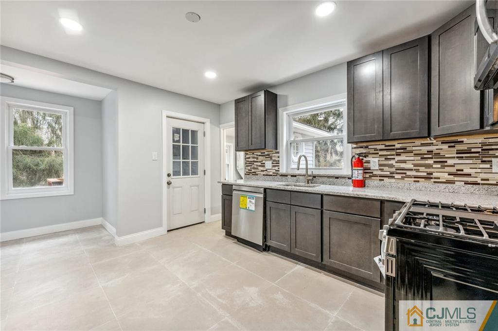 323 Stirling Road Watchung, NJ 07069 - Photo 8 of 15