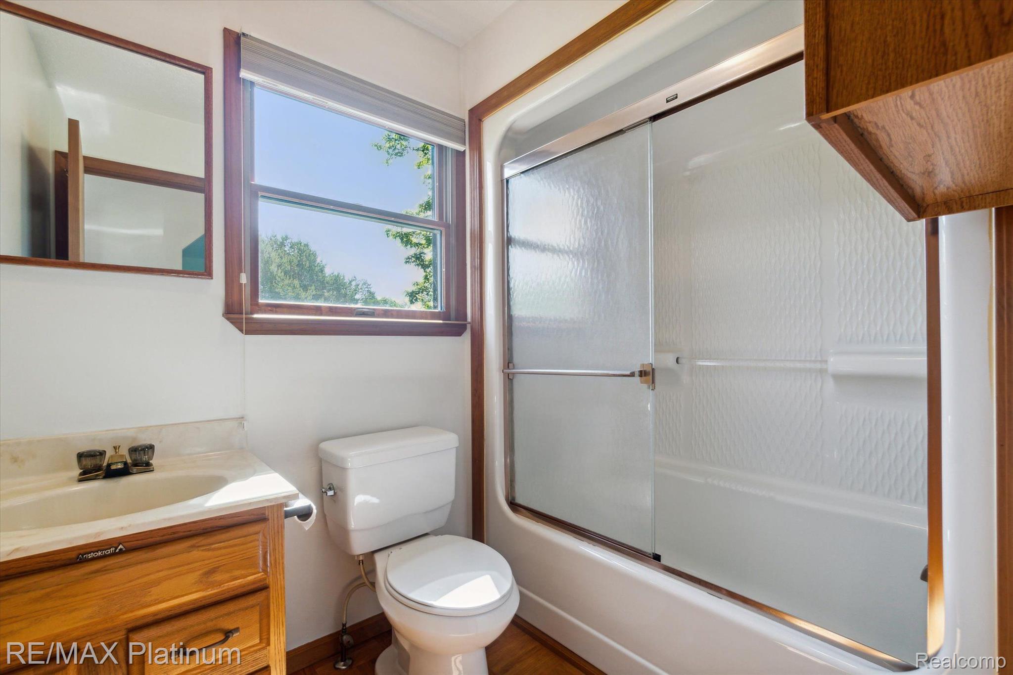 7383 Mason Road Fowlerville, MI 48836 - Photo 21 of 34 Hall Bath