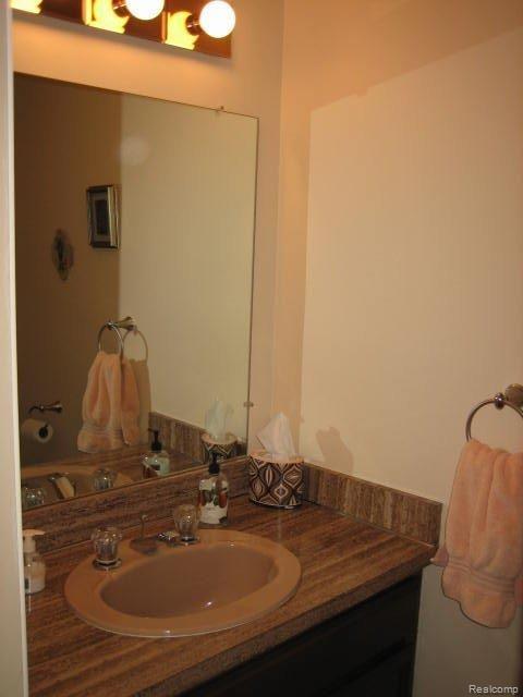 18215 Wayne Road Livonia, MI 48152 - Photo 13 of 25 Lav.JPG