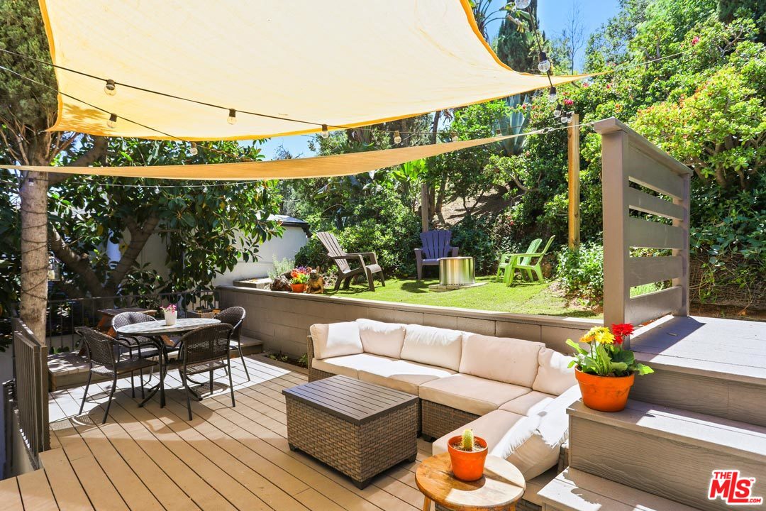 2538 Ridgeview Avenue Los Angeles, CA 90041 - Photo 7 of 31 a view of a couches in patio of a house