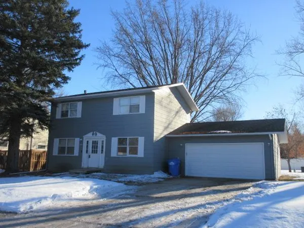 $225,000 | 206 32nd Avenue North, Fargo, ND 58102