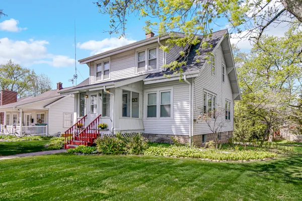 $389,000 | 415 Elmhurst Street, Valparaiso, IN 46385