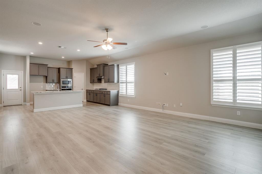 3531 Walnut Rdg Drive Grand Prairie, TX 76065 - Photo 13 of 37