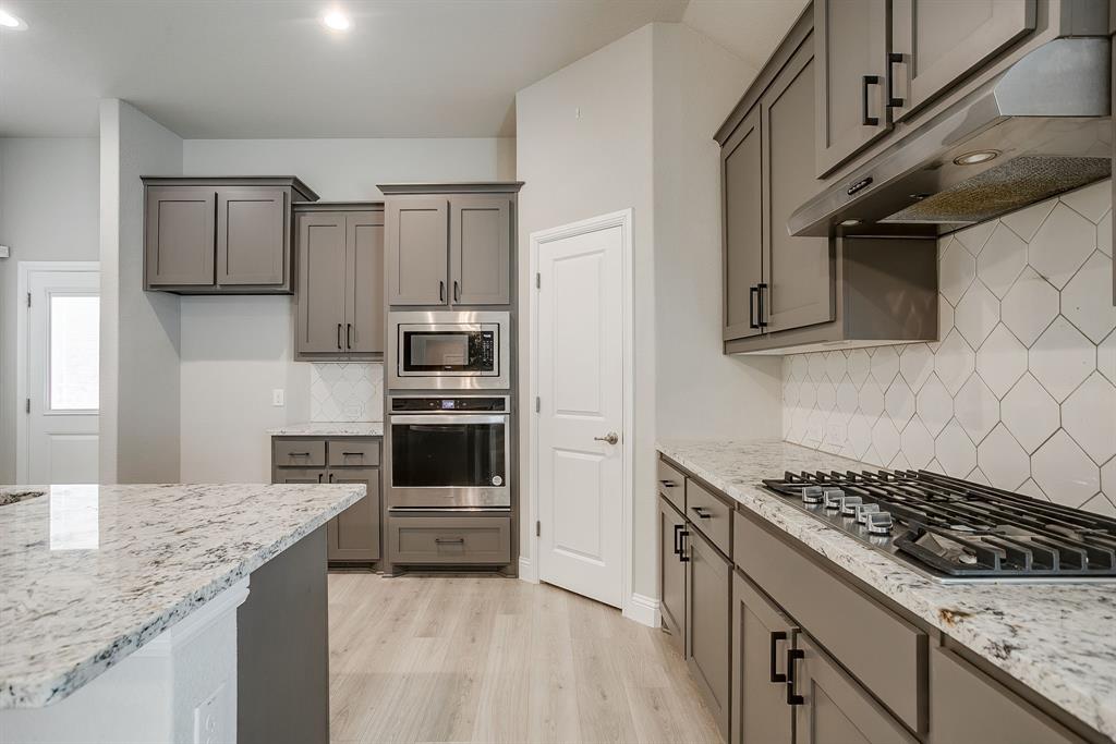 3531 Walnut Rdg Drive Grand Prairie, TX 76065 - Photo 10 of 37