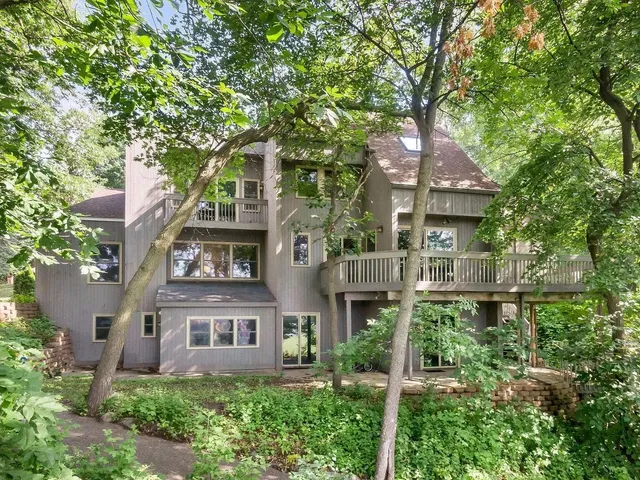 $1,245,000 | 6301 Bayridge Road, Mound, MN 55364