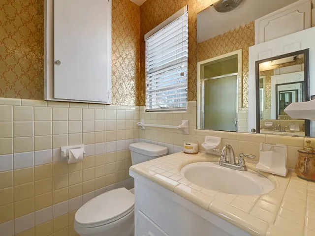 $2,750 | 1802 Temple Drive, Austin, TX 78721