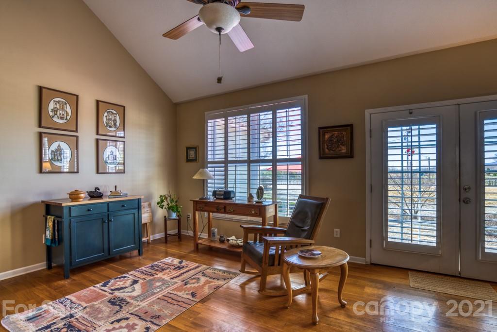 388 Gilbert Road Columbus, NC 28722 - Photo 8 of 39