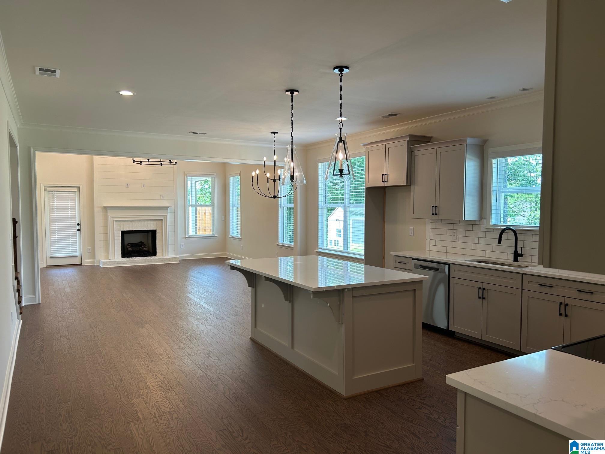 305 Cornwall Drive Alabaster, AL 35114 - Photo 8 of 32