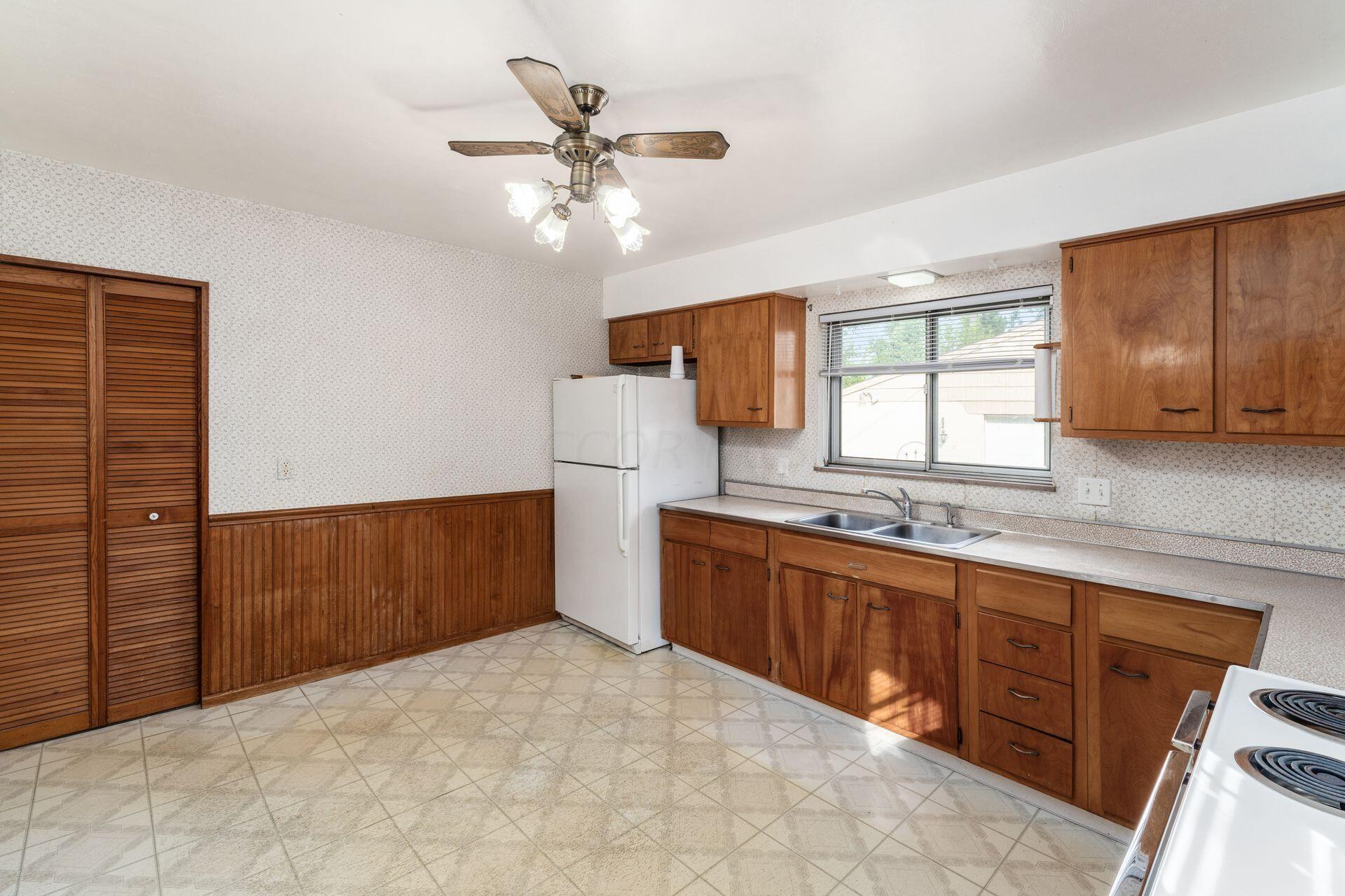 1391 Bryson Road Columbus, OH 43224 - Photo 15 of 35 Kitchen