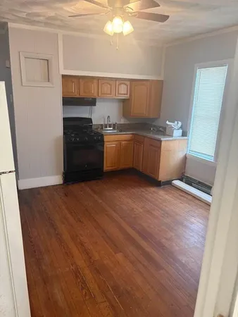 $1,300 | 898 York Avenue, Pawtucket, RI 02861