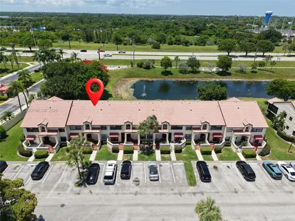 $288,000 | 104 Freedom Court, Unit 104, Deerfield Beach, FL 33442