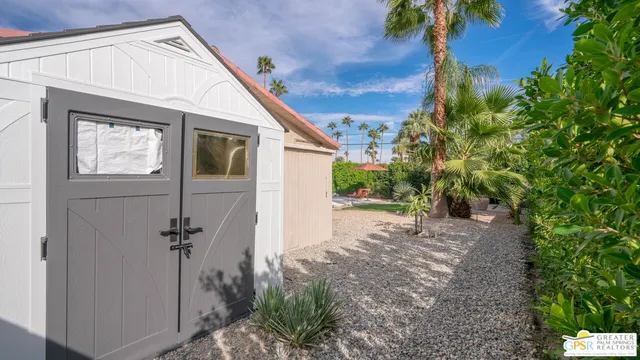 $1,099,000 | 366 North Orchid Tree Lane, Palm Springs, CA 92262