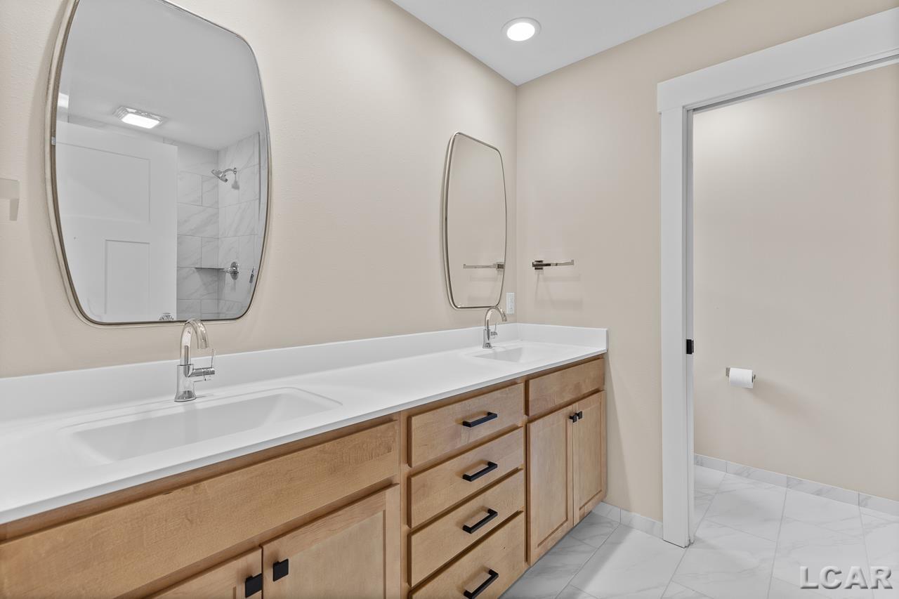 1668 Rivers Edge Court Adrian, MI 49221 - Photo 17 of 38 50124034-f537873f-0bbb-4deb-8058-73eb65f991f6.JPG