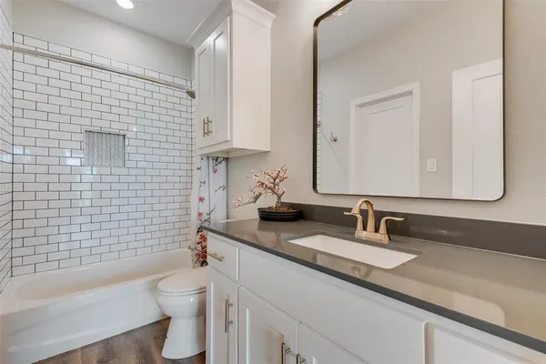 $610,000 | 1044 Encino Court, Wills Point, TX 75169