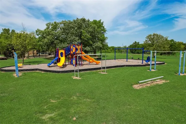 $610,000 | 1044 Encino Court, Wills Point, TX 75169