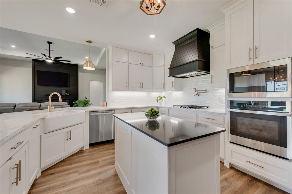 1044 Encino Court Wills Point, TX 75169 - Photo 5 of 35