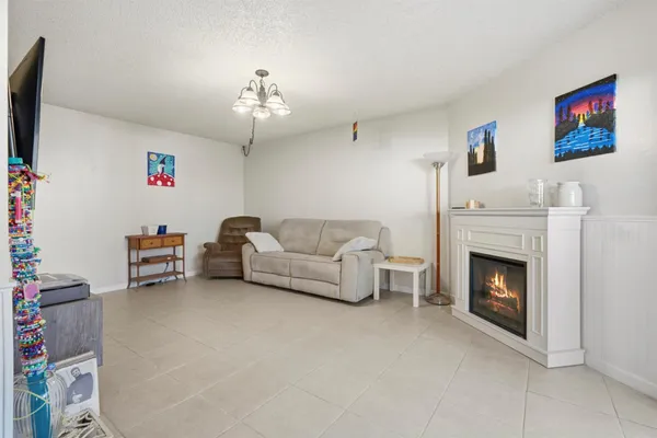 $229,950 | 328 Northbank Court, Unit 79, Stockton, CA 95207