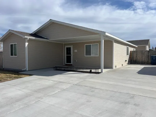 $329,900 | 1217 East Jackson Avenue, Riverton, WY 82501
