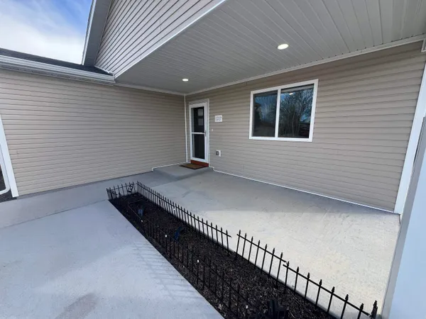 $329,900 | 1217 East Jackson Avenue, Riverton, WY 82501
