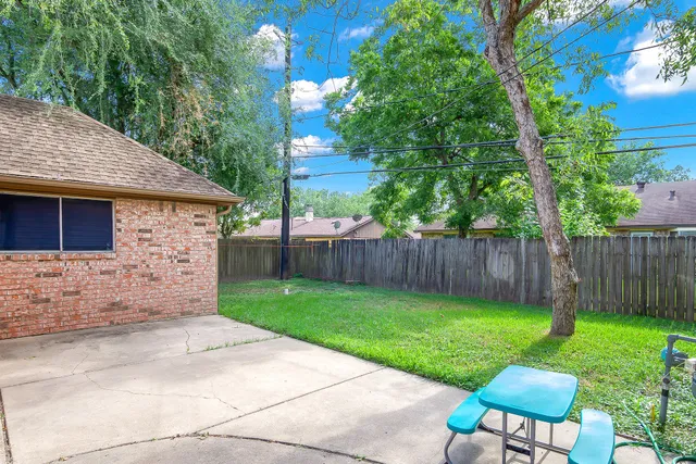 $2,500 | 706 Yale Lane, Deer Park, TX 77536