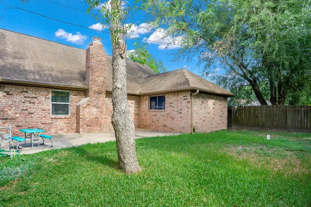 $2,500 | 706 Yale Lane, Deer Park, TX 77536