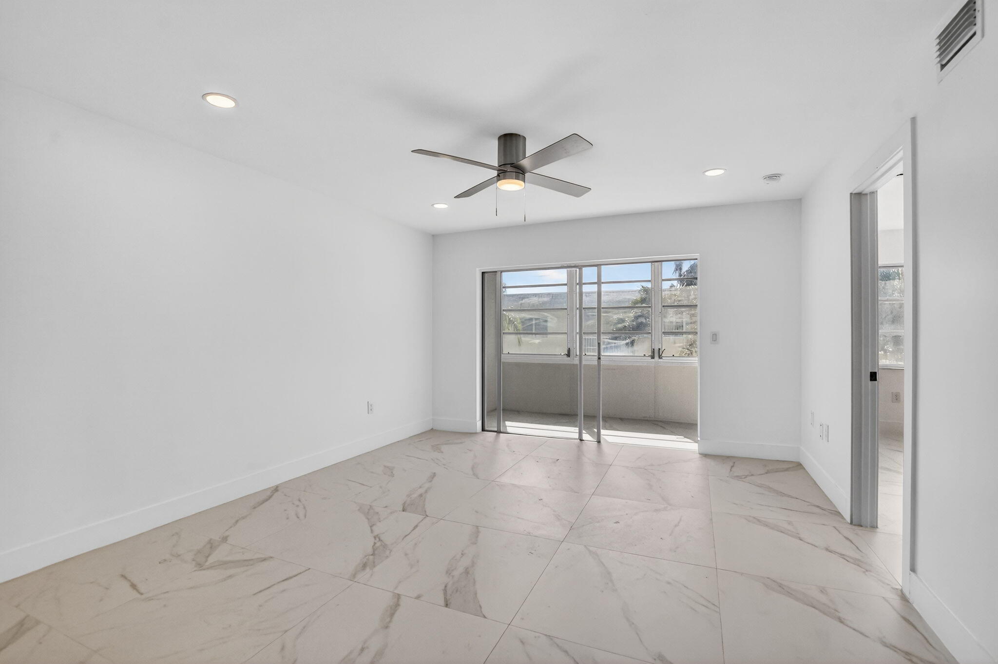 9780 Marina Boulevard, Unit 425 Boca Raton, FL 33428 - Photo 12 of 32 12-web-or-mls-DSC_5326