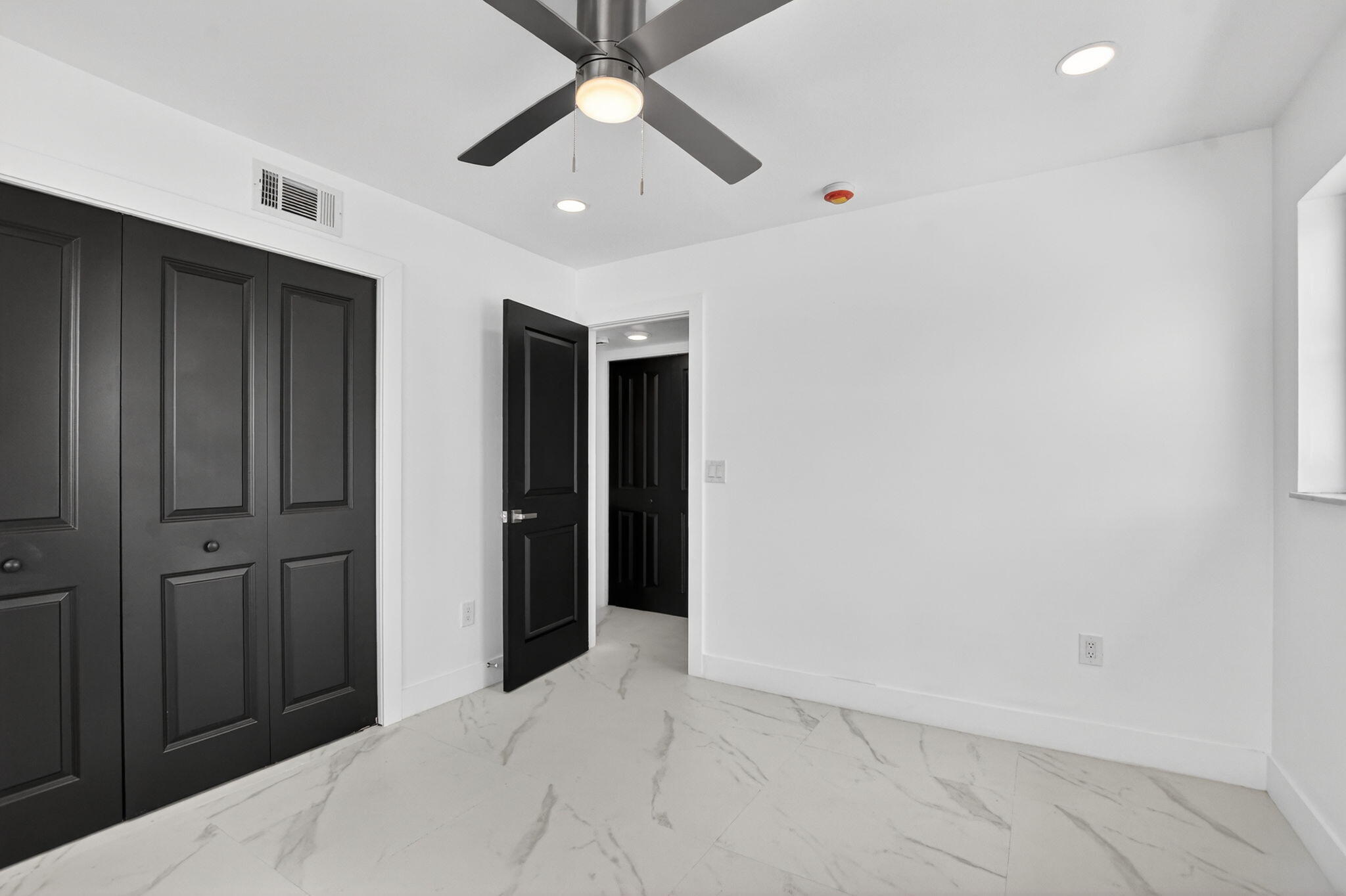 9780 Marina Boulevard, Unit 425 Boca Raton, FL 33428 - Photo 26 of 32 26-web-or-mls-DSC_5400
