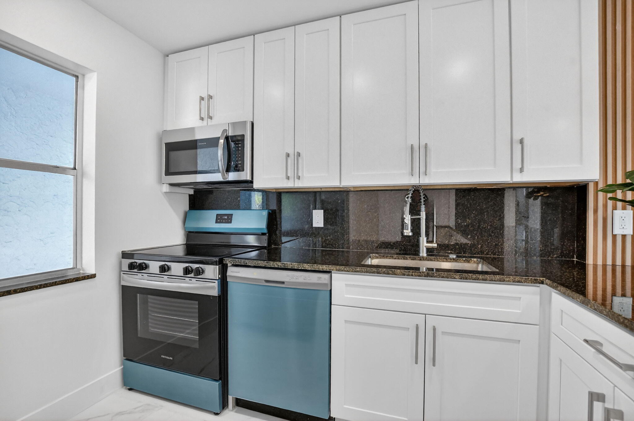 9780 Marina Boulevard, Unit 425 Boca Raton, FL 33428 - Photo 5 of 32 5-web-or-mls-DSC_5292