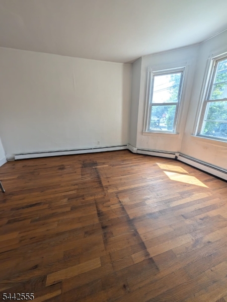 66 Erie Street Elizabeth Port, NJ 07206 - Photo 3 of 15