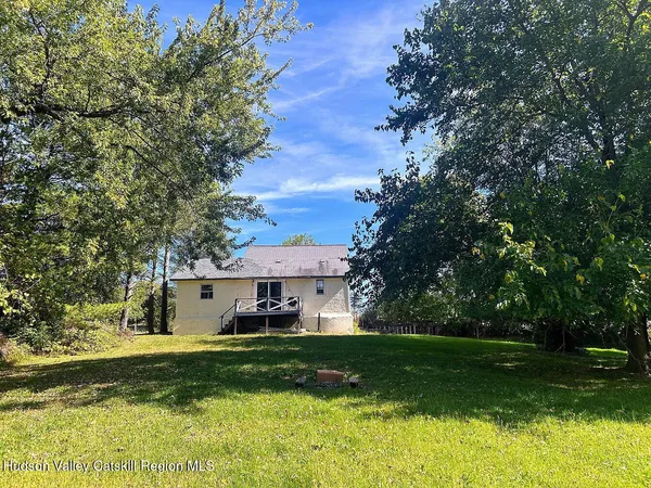 $1,500 | 1227 Highway 9, Hudson, NY 12534