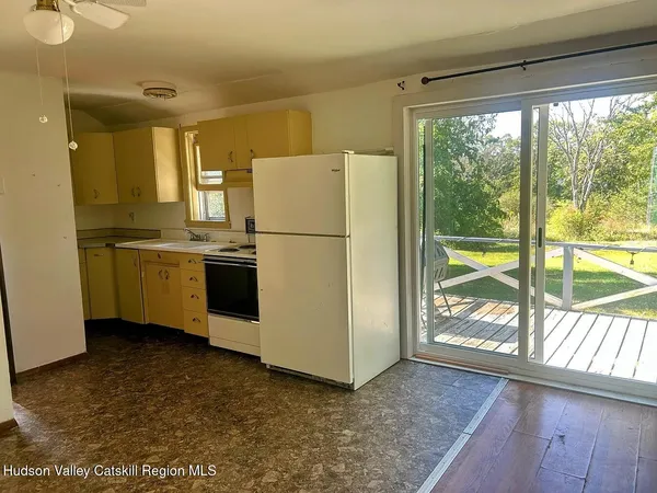 $1,500 | 1227 Highway 9, Hudson, NY 12534