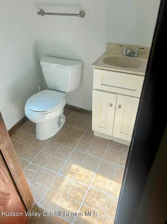 $1,500 | 1227 Highway 9, Hudson, NY 12534