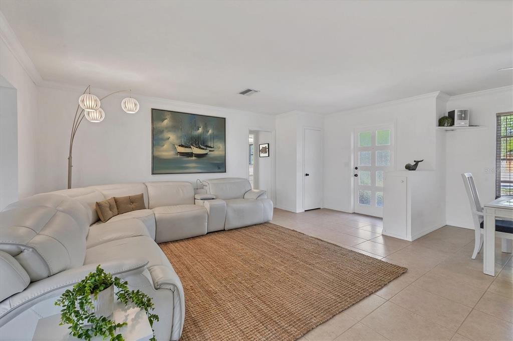 448 Redwood Road Venice, FL 34293 - Photo 5 of 45