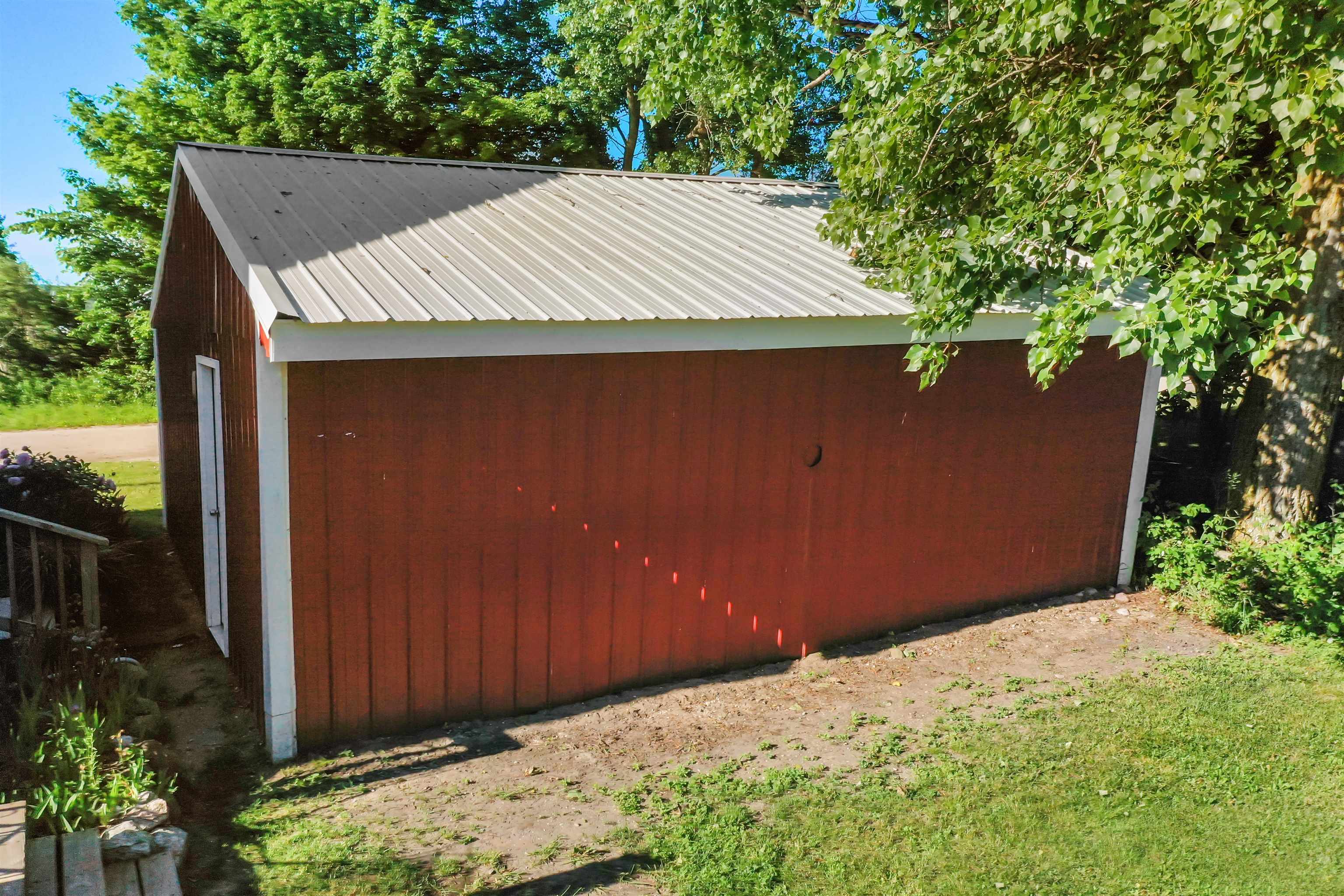 10490 47 Road Cadillac, MI 49601 - Photo 14 of 39 1901617-13.JPG