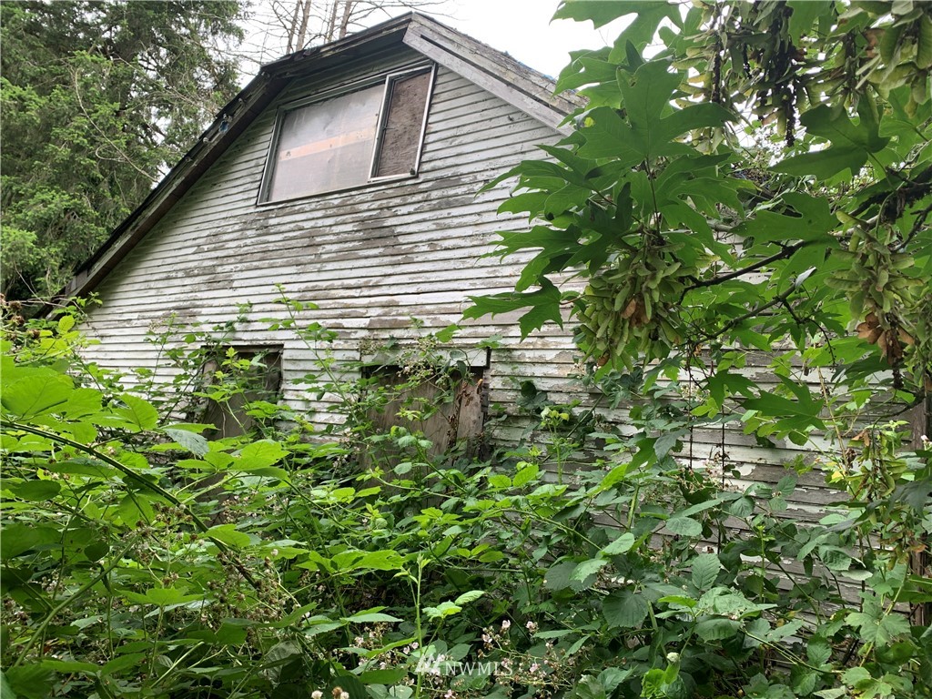 22221 Southeast Bain Road Renton, WA 98058 - Photo 7 of 9