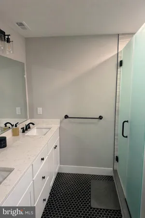 $4,200 | 13 Tanner Street, Unit A2, Haddonfield, NJ 08033