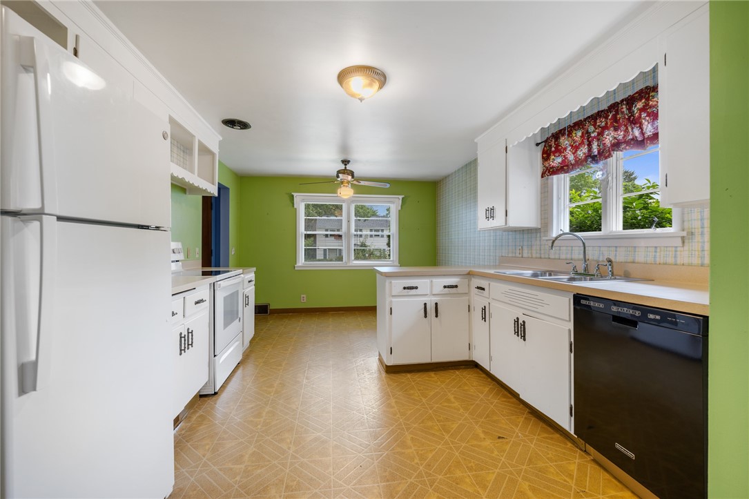 25 Wyncote Avenue Irondequoit, NY 14609 - Photo 9 of 24