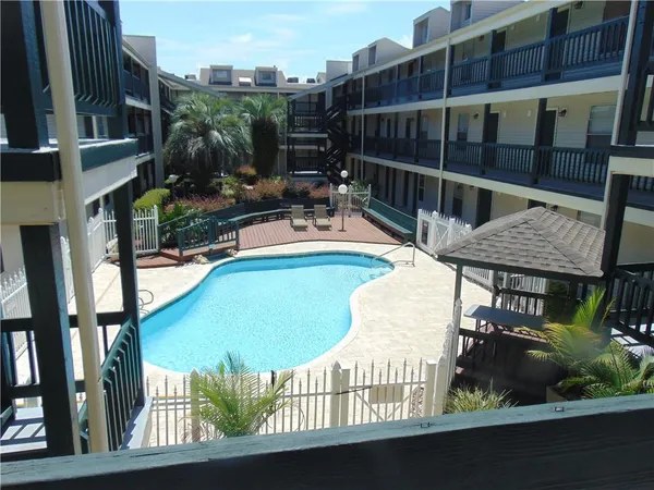 $975 | 2330 Edenborn Avenue, Unit 227, Metairie, LA 70001