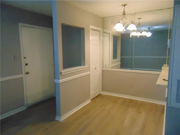 $975 | 2330 Edenborn Avenue, Unit 227, Metairie, LA 70001