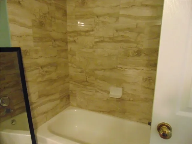 $975 | Undisclosed Address, Metairie, LA 70001