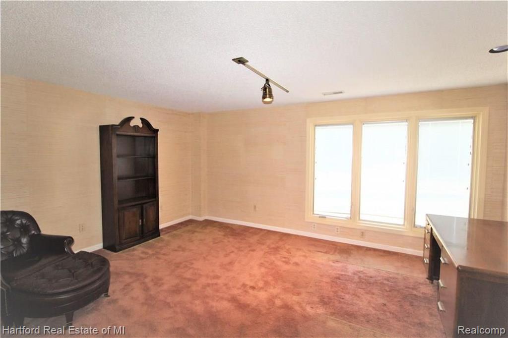 36902 Valley Ridge Drive Farmington Hills, MI 48331 - Photo 19 of 23
