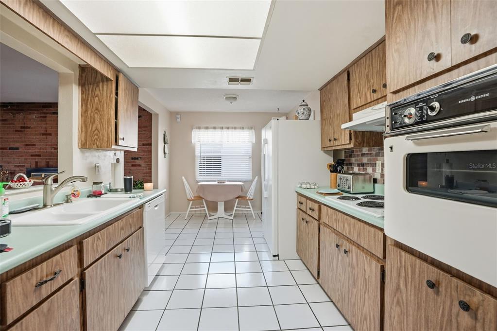 7329 Cay Drive Port Richey, FL 34668 - Photo 13 of 38 Gallery Image 13