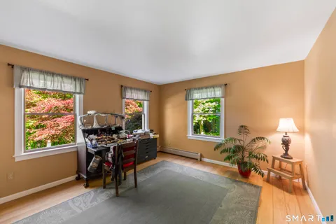 $640,000 | 18 Gelding Hill Road, Newtown, CT 06482
