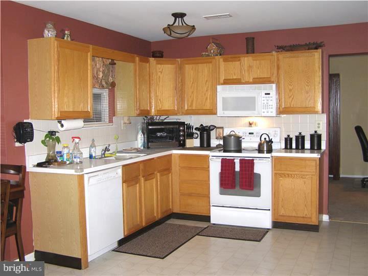 22 Cross Hill Road Sicklerville, NJ 08081 - Photo 4 of 17 Gallery Image 4